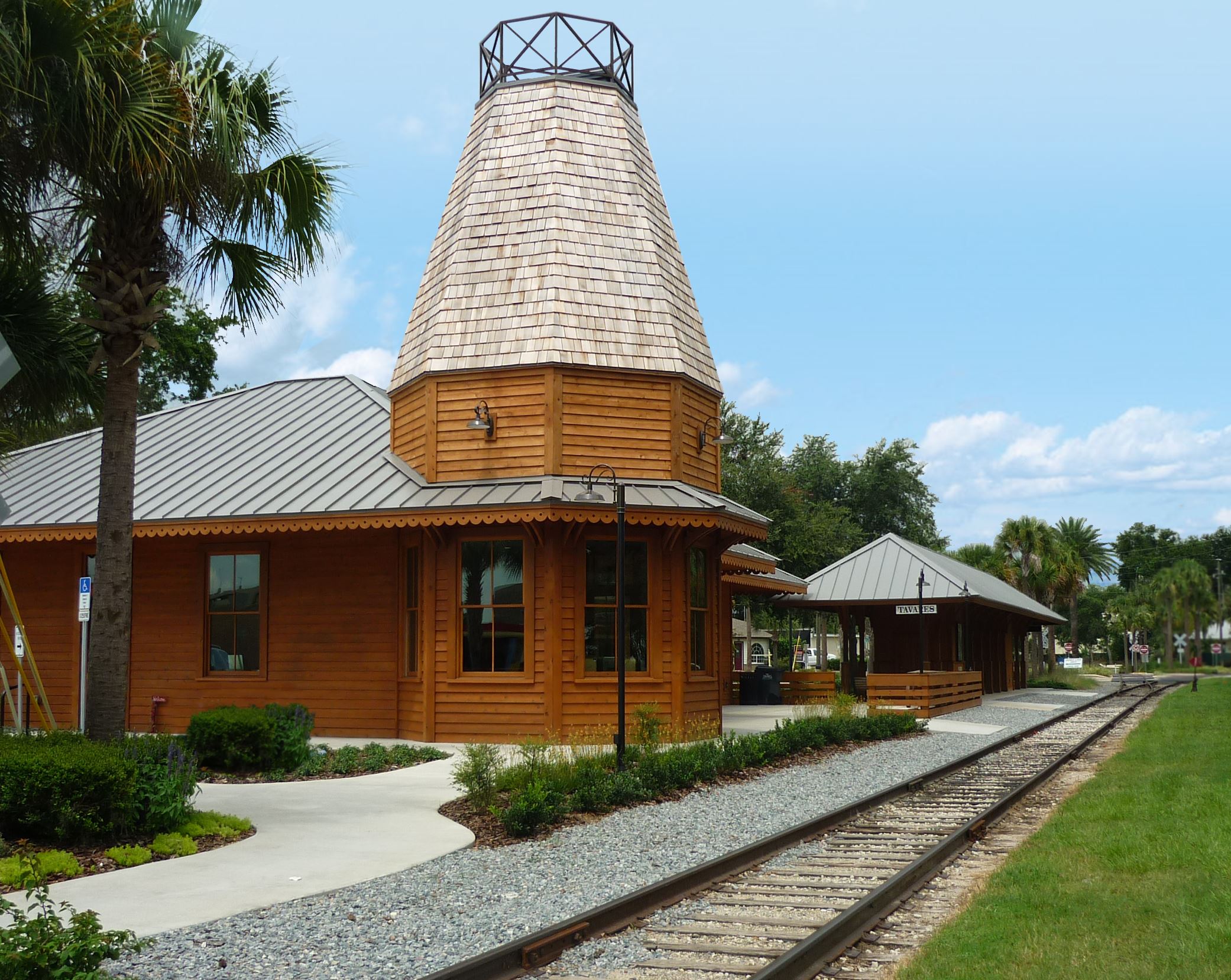 Photo of Tavares Train Station