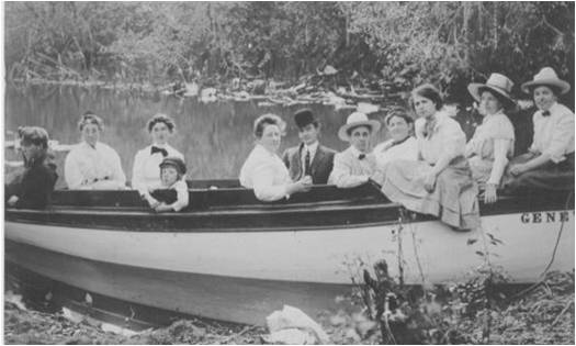 People fill boat Lake Dora circa 1900s