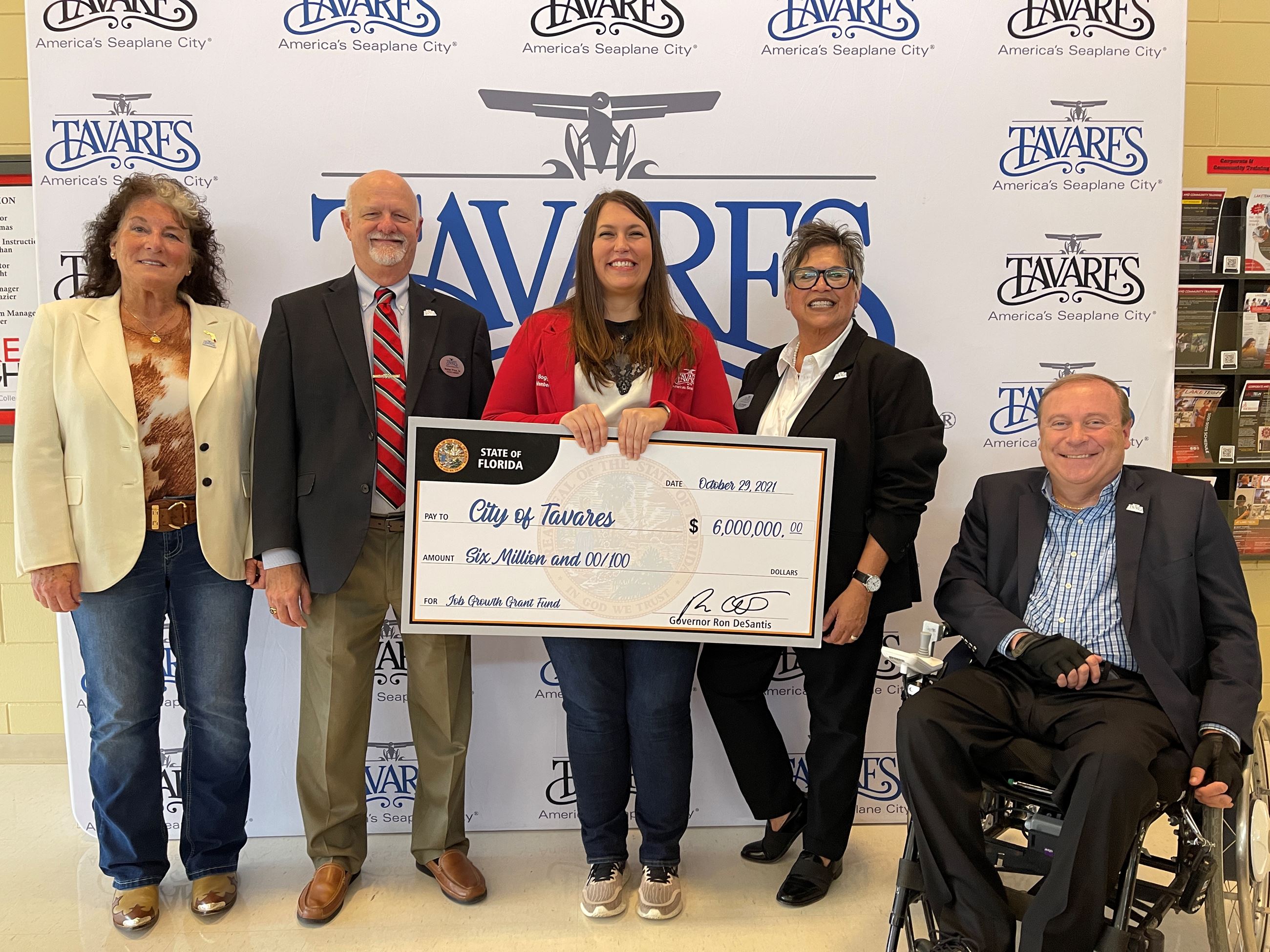 Oct 29 2021 Tavares City Council with 6 Million dollar check